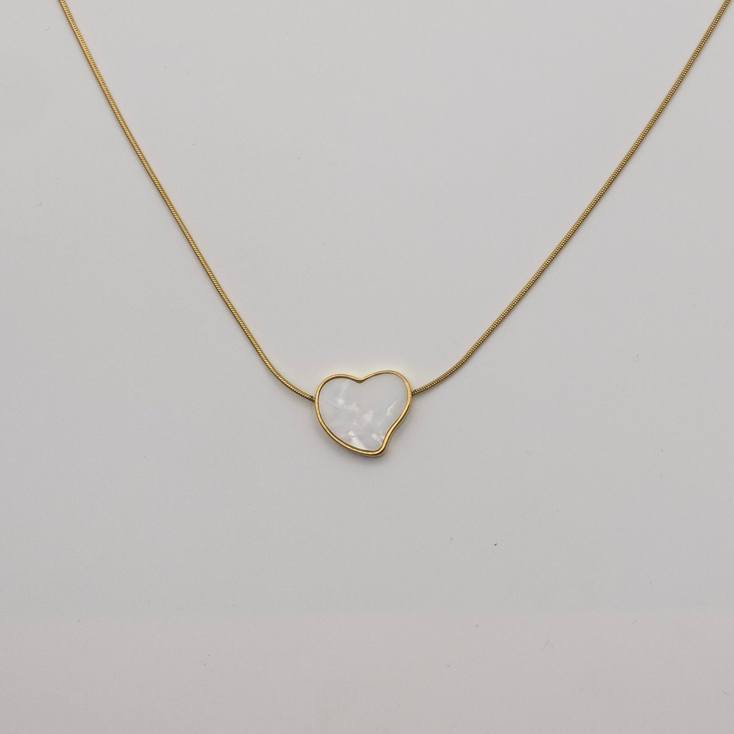 "Pure Love" White Heart Snake Chain Necklace (Anti-Tarnish)