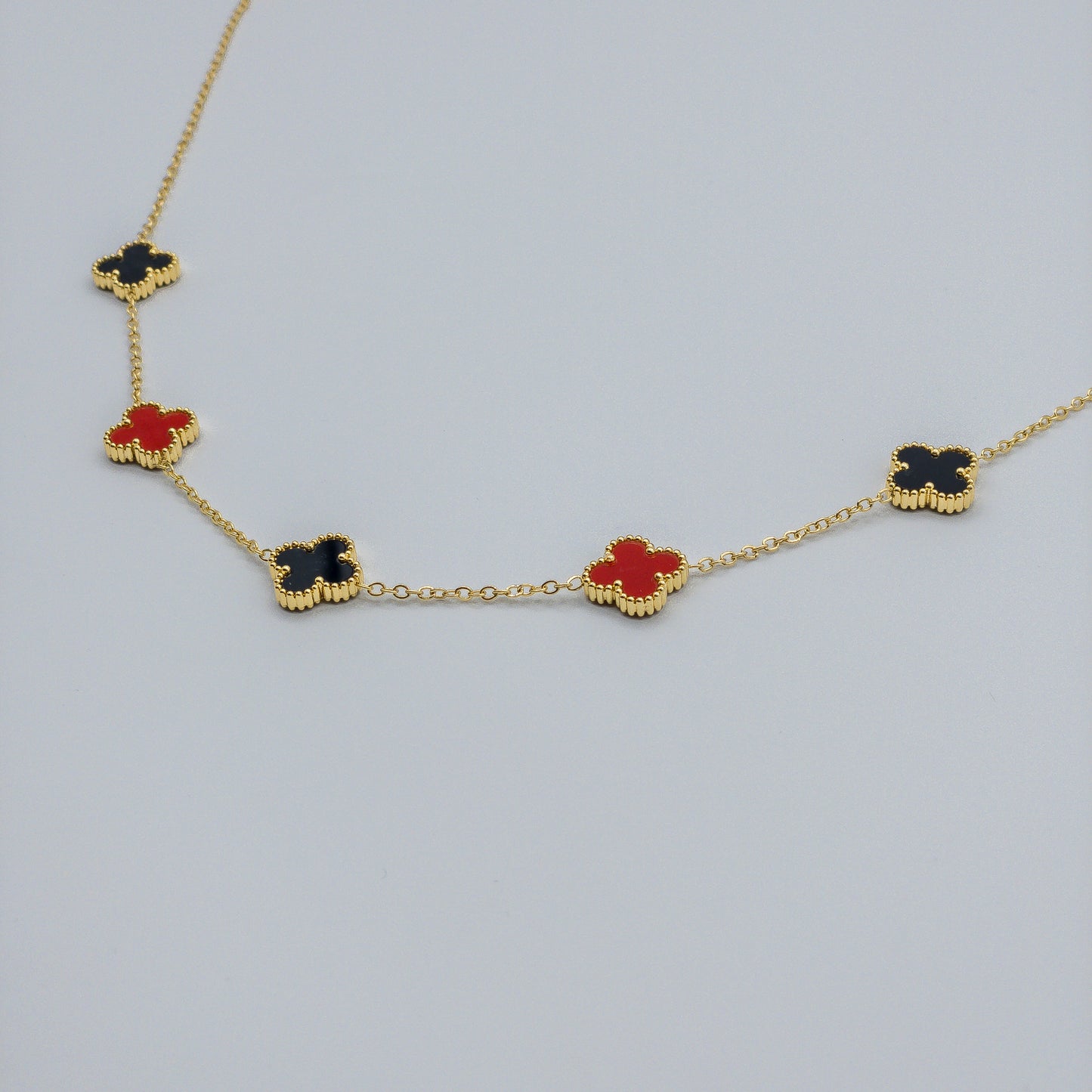 "Alba" Red & Black Clover Motif Necklace (Anti-Tarnish)